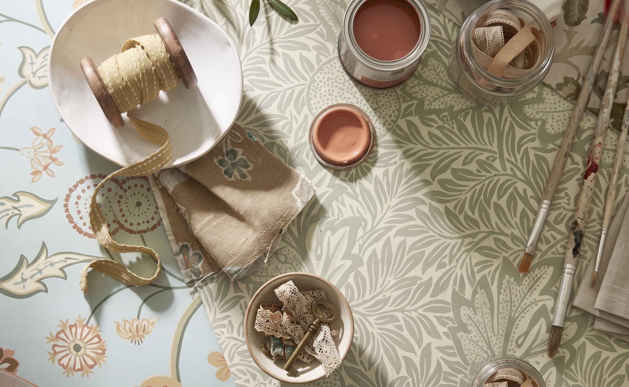 Wallpaper & Paints